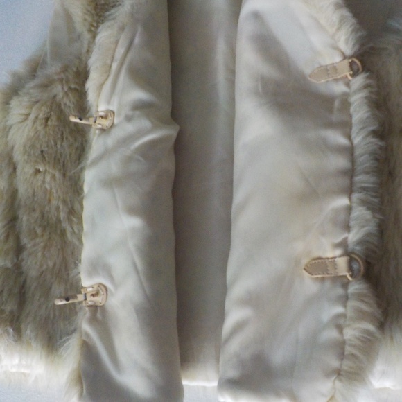 hazel Faux Soft Fur Vest - Picture 9 of 10